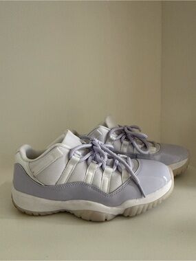 Women’s Air Jordan 11 Retro Low Pure Violet (size 7.5)